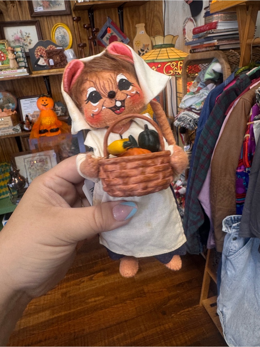 Annalee Mouse Pilgrim Girl With fruit basket Fall Thanksgiving 6” Doll